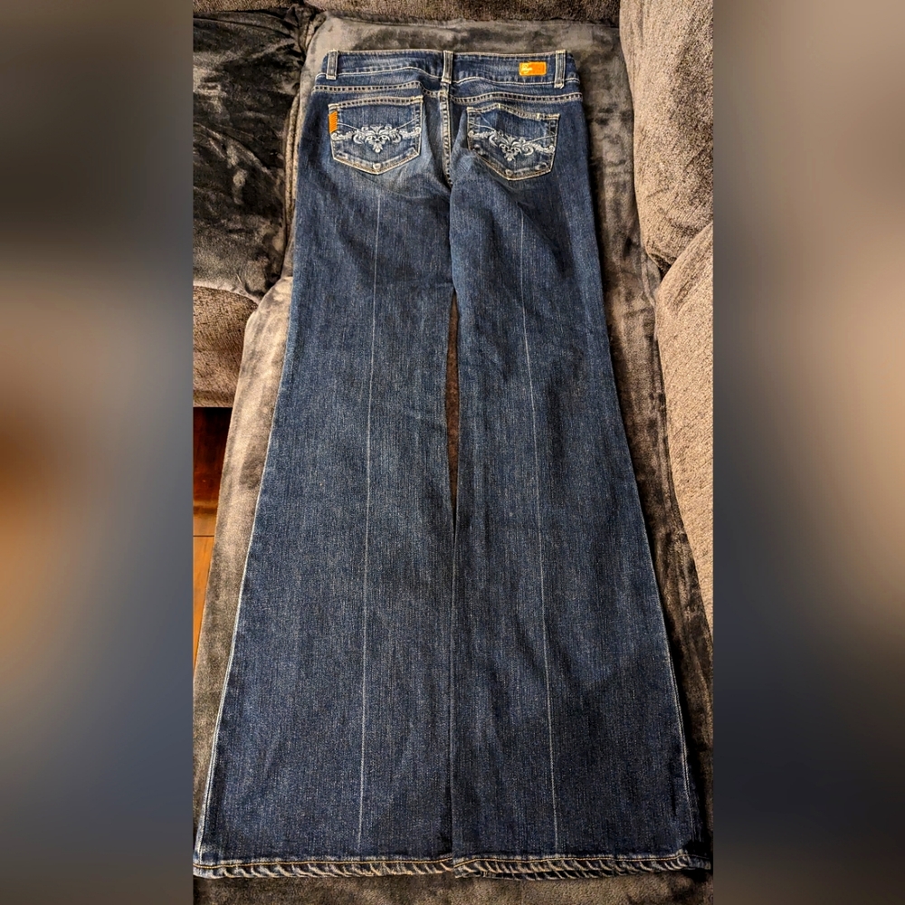 Jeans - Picture 2 of 3